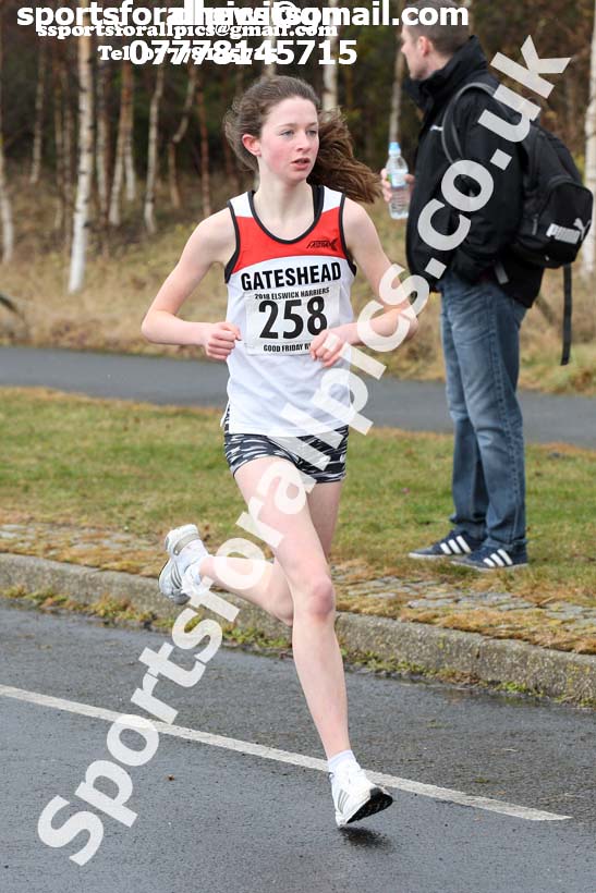 Boys and Girls under-15s Good Friday Elswick Harriers Relay, Newburn, Newcastle. Photo: David T. Hewitson/Sports for All Pics